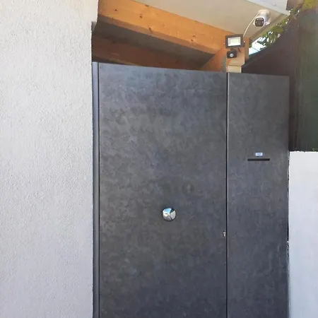 Apartmán Unique With Garden And Sea View