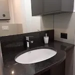 Apartment Unique With Garden And Sea View *