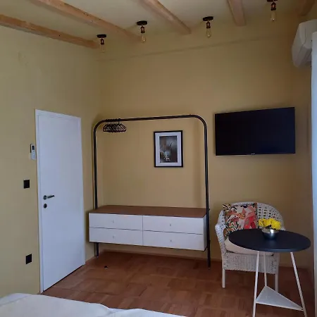 Unique With Garden And Sea View ספליט