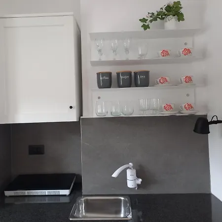 Unique With Garden And Sea View ספליט