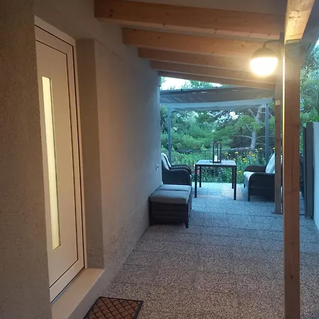 Unique With Garden And Sea View Apartment *
